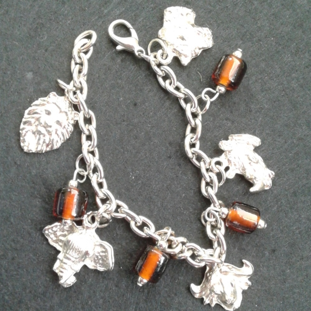 Silver tone  charm bracelet 7 1/2 appx